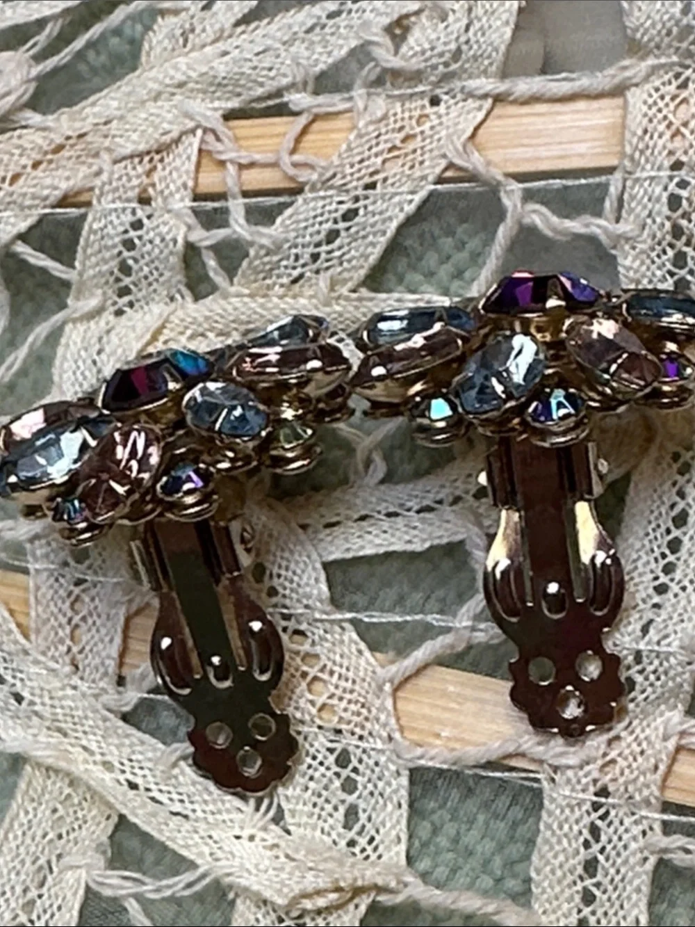Aurora Borealis Rhinestone Flower Clip-On Vintage Earrings in Blue & Mauve/1 1/8